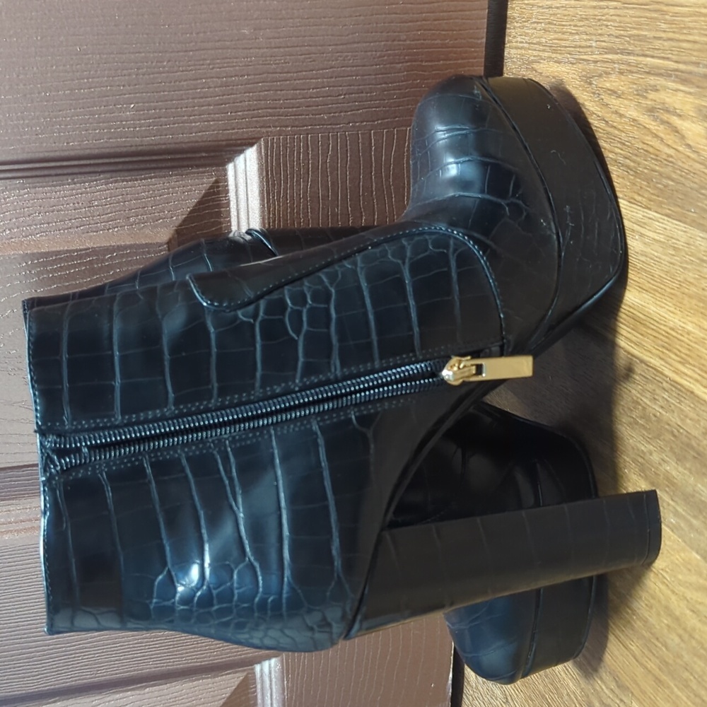 New Call It Spring Platform Booties Size 7 Crocod… - image 2